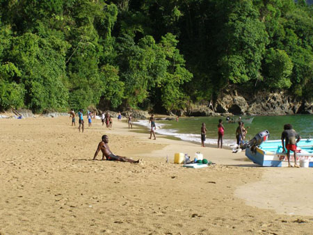 Soendeg paa stranden